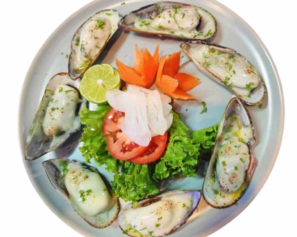 Baked Mussels with Cheese